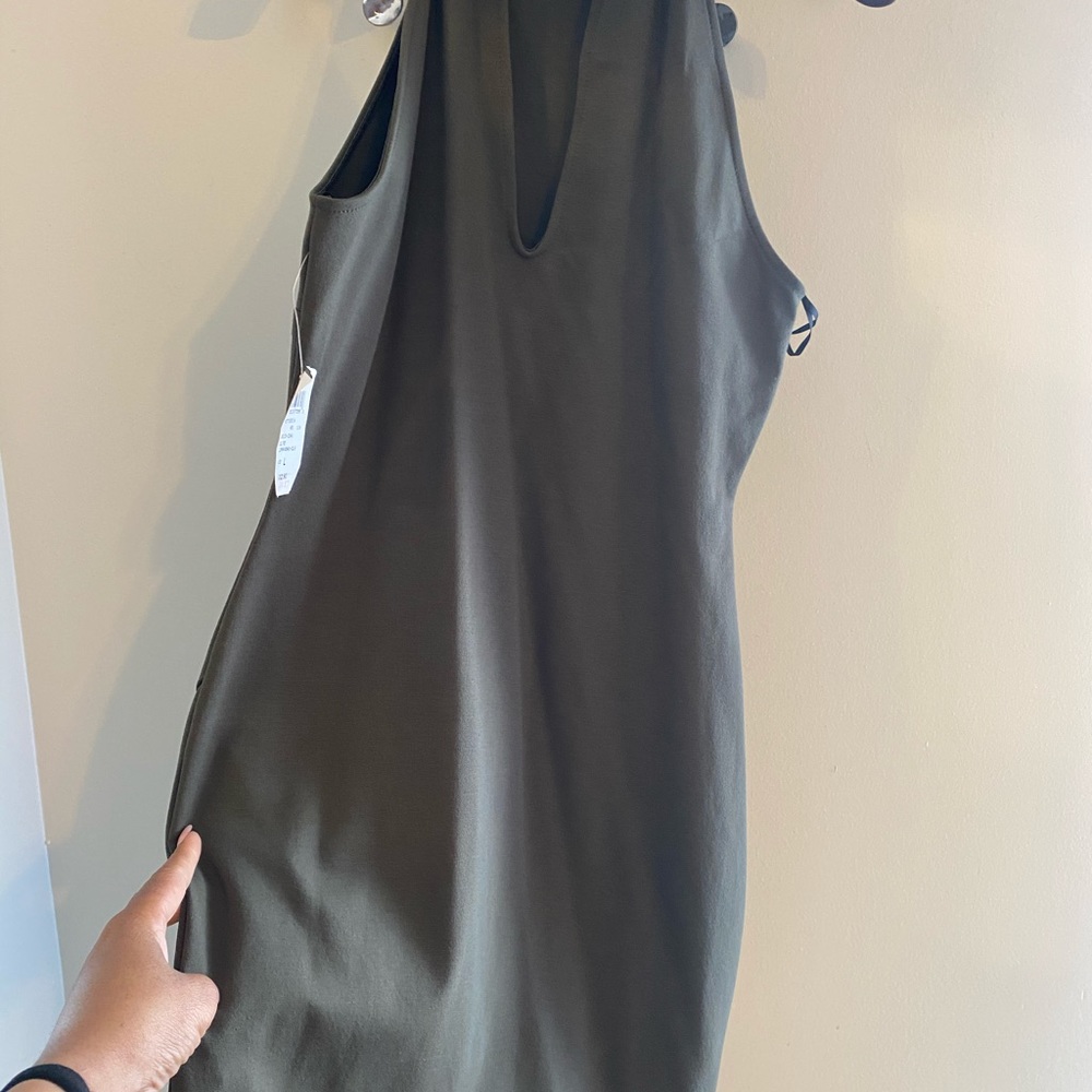 Dress - Picture 2 of 4